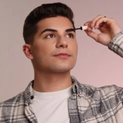 DUFFBEAUTY High Define Brow Gel 7 Ml - Clear -Clinique Salgsbutik duffbeauty high define brow gel 7 ml clear 1670851553