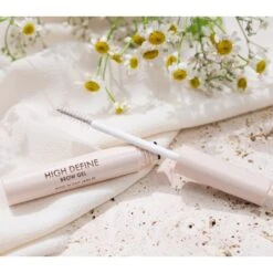 DUFFBEAUTY High Define Brow Gel 7 Ml - Clear -Clinique Salgsbutik duffbeauty high define brow gel 7 ml clear 1670928106