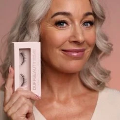 DUFFBEAUTY Nude Lash Collection - Just A Hint -Clinique Salgsbutik duffbeauty nude lash collection just a hint 1670928807