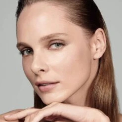 Estee Lauder Estée Lauder Futurist Hydra Rescue SPF 45 35 Ml - 1W2 Sand -Clinique Salgsbutik estee lauder futurist hydra rescue spf45 35 ml 1w2 sand 1590396171