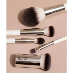 ILIA Perfecting Buff Brush -Clinique Salgsbutik ilia perfecting buff brush 1662538876